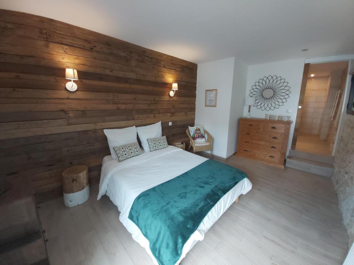 Les Marguerites Bed & Breakfast Champdolent Exterior photo